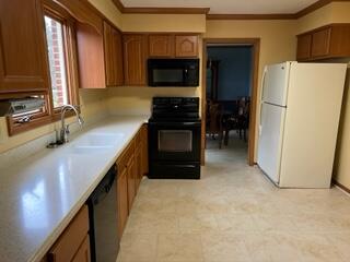 105 Galway Road Bristol, TN 37620 - Photo 5 of 24 IMG_0046 (1)