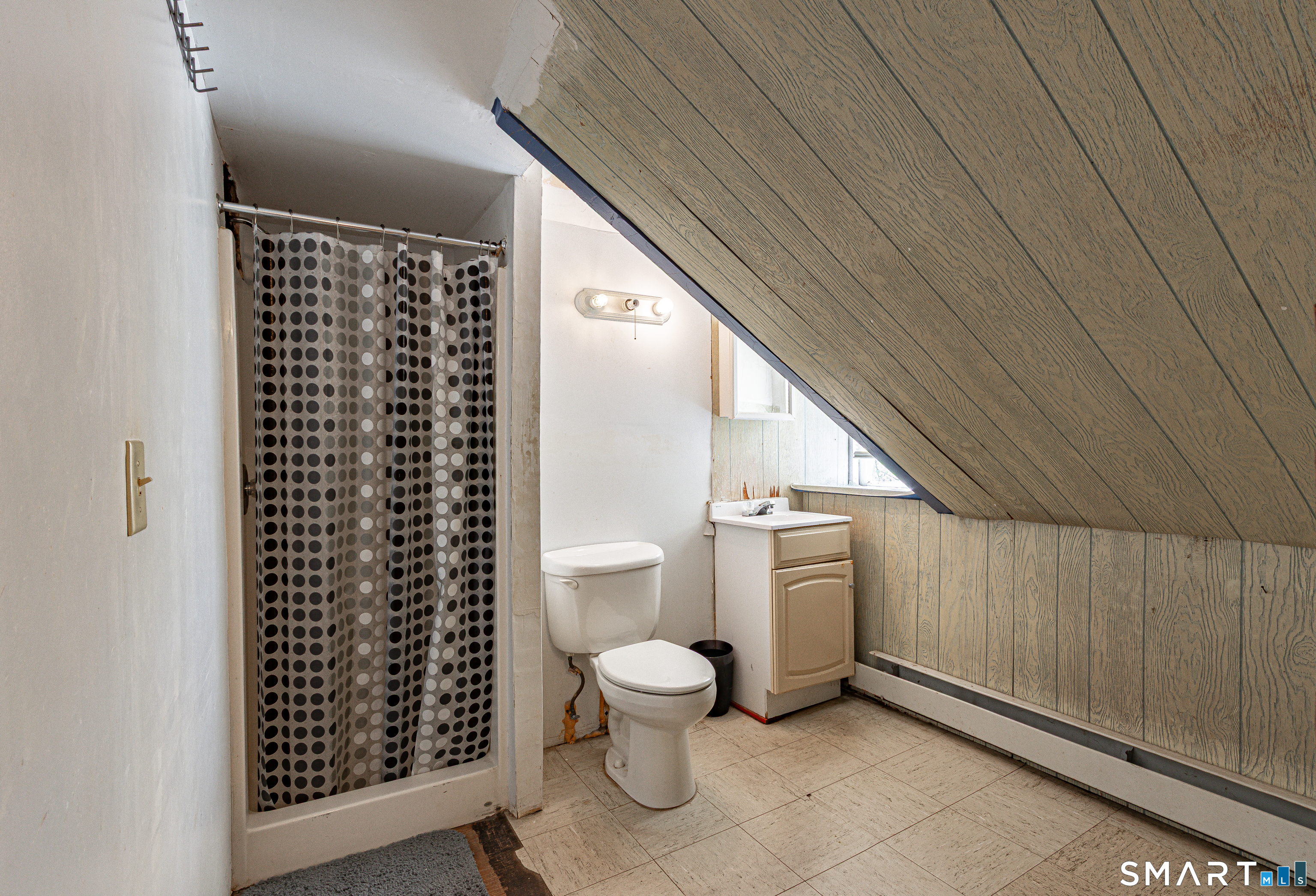 34 Queen Street Meriden, CT 06451 - Photo 25 of 30 3rd floor bath