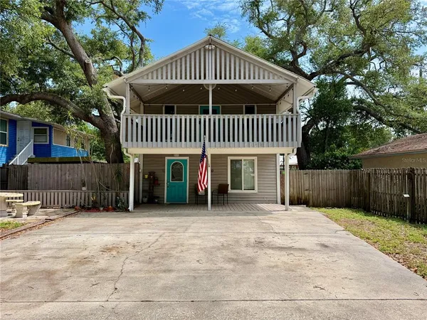 $1,595 | 5050 2nd Avenue North, Unit UPPR, St. Petersburg, FL 33710
