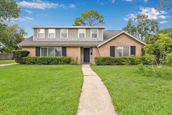 $339,999 | 7822 Twin Hills Drive, Houston, TX 77071
