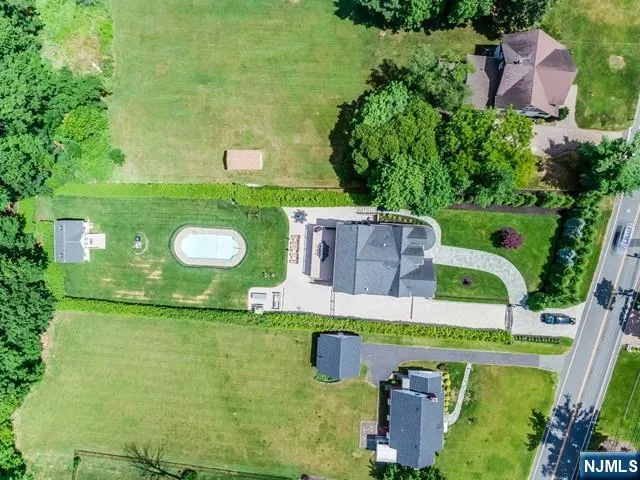 $2,795,000 | 63 Grandview Avenue, North Caldwell, NJ 07006