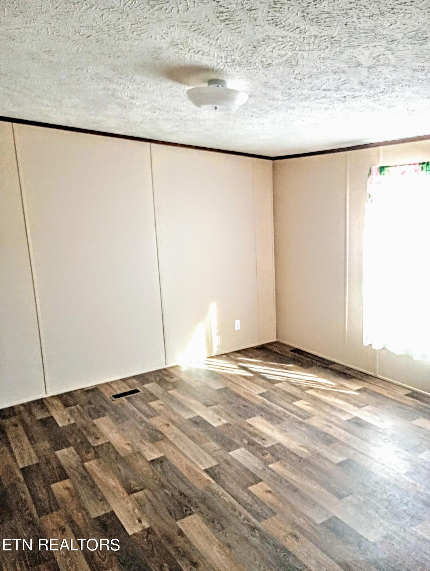 3917 Helenwood Detour Road Oneida, TN 37841 - Photo 8 of 17 Gallery Image 8