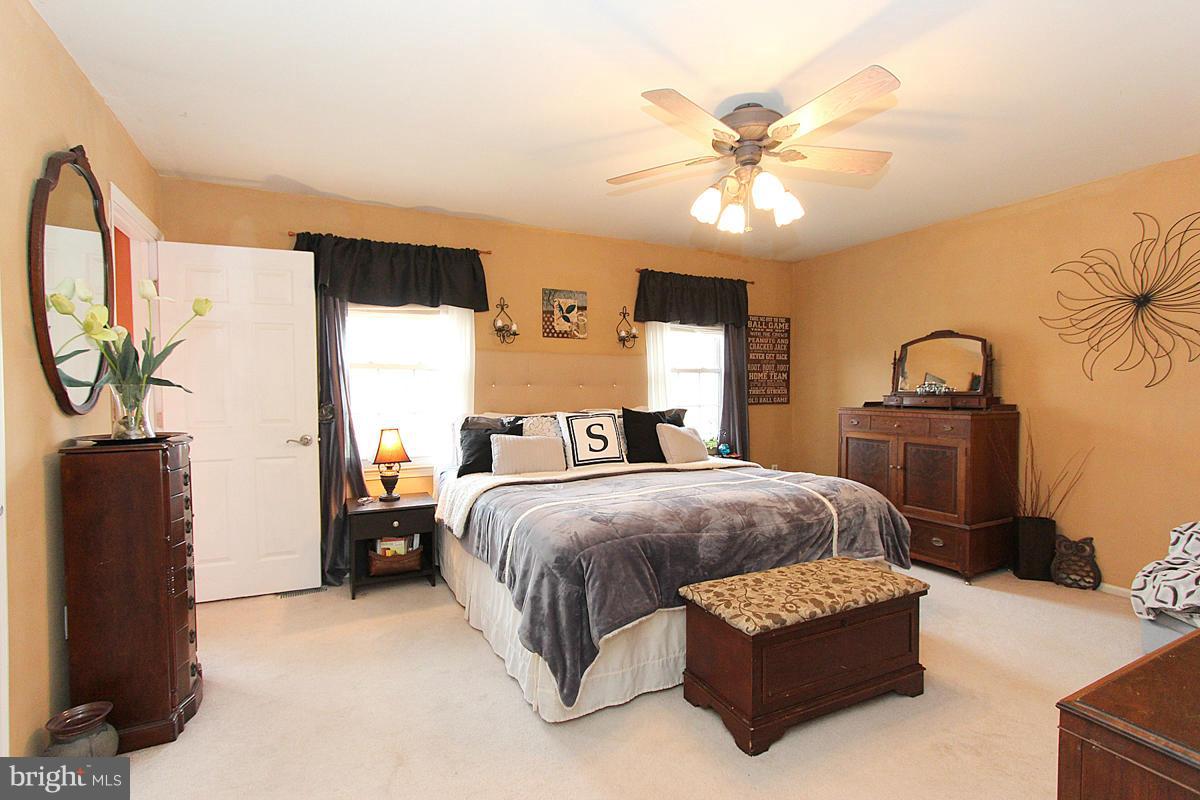 8957 Rolling Road Manassas, VA 20110 - Photo 17 of 30 Bedroom (Master)