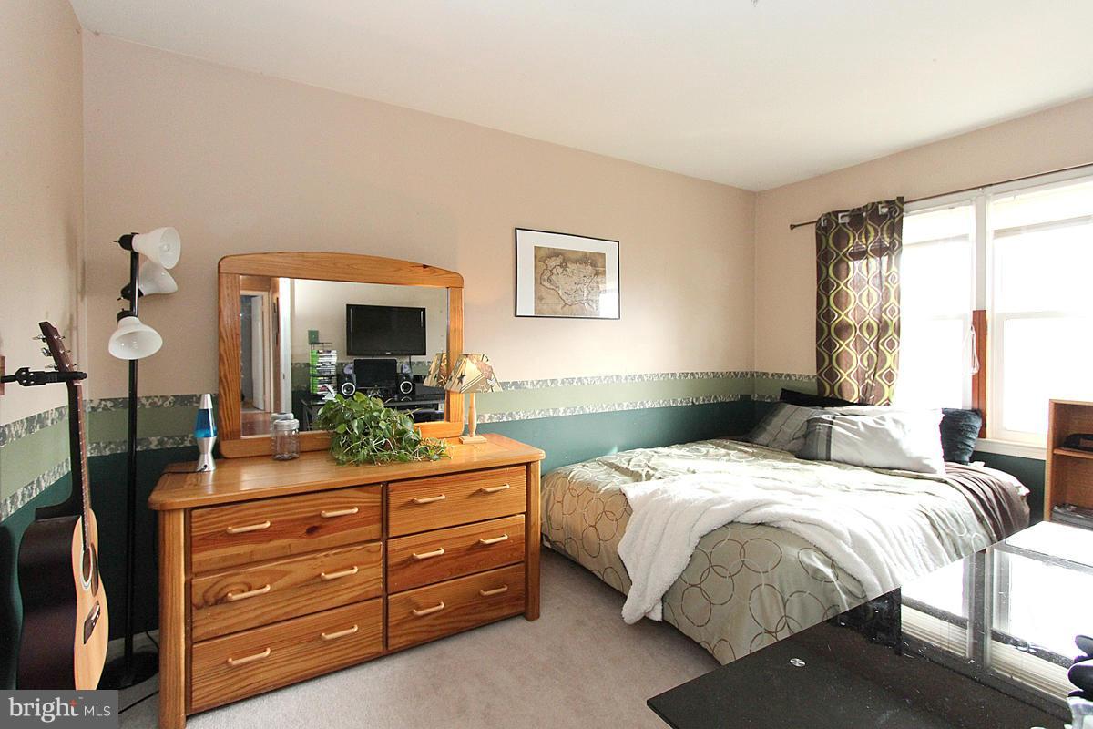 8957 Rolling Road Manassas, VA 20110 - Photo 21 of 30 Bedroom