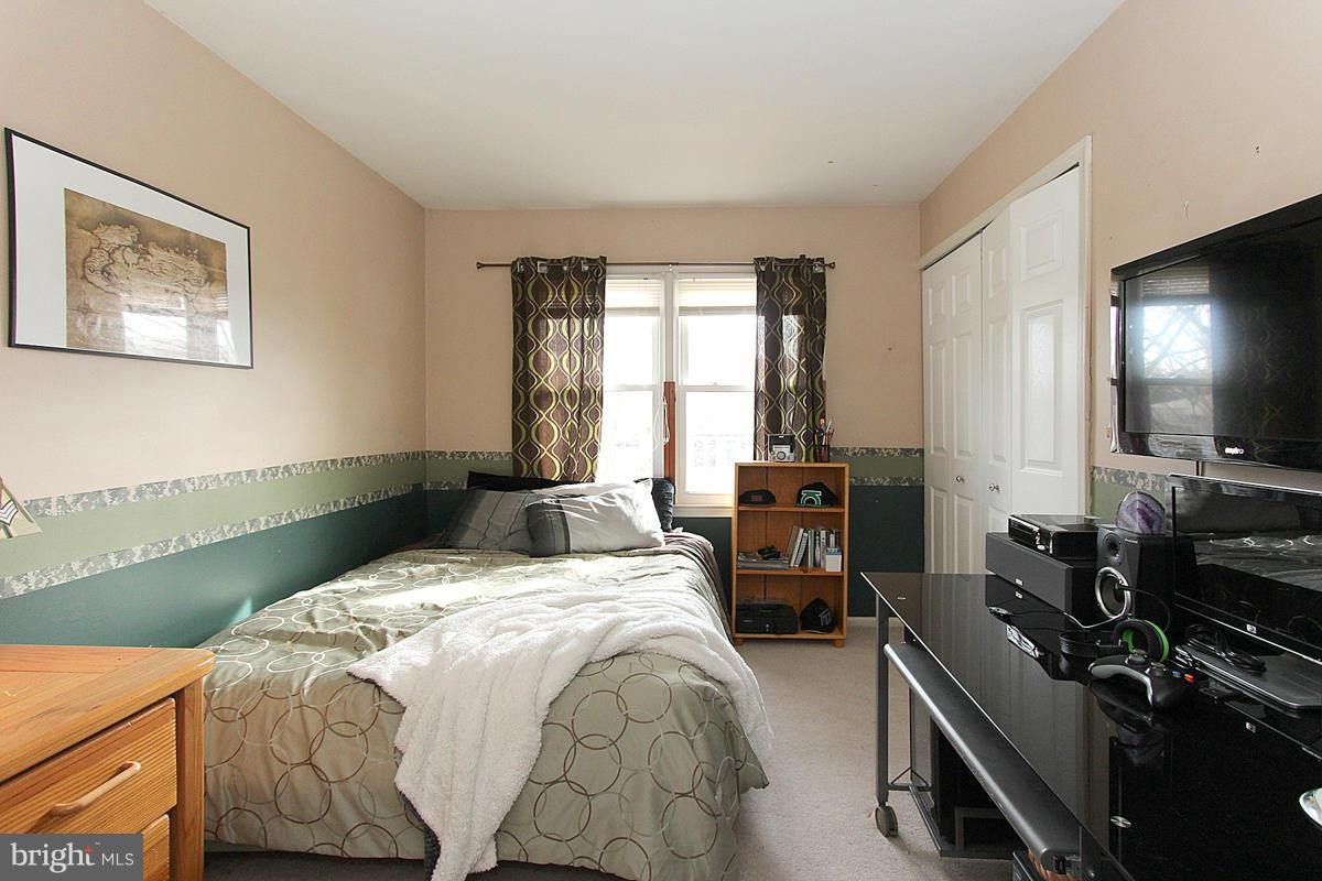 8957 Rolling Road Manassas, VA 20110 - Photo 22 of 30 Bedroom