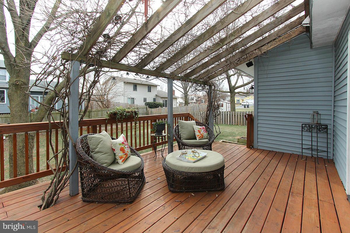 8957 Rolling Road Manassas, VA 20110 - Photo 27 of 30 Exterior (Rear)