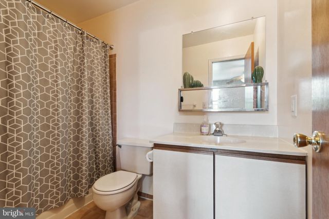 $270,000 | 18 Bordenshire Drive, Bordentown, NJ 08505