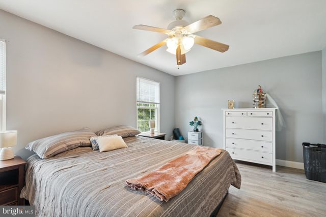 $270,000 | 18 Bordenshire Drive, Bordentown, NJ 08505