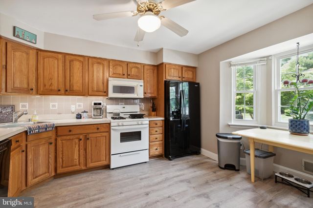 $270,000 | 18 Bordenshire Drive, Bordentown, NJ 08505