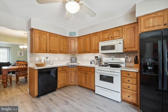 $270,000 | 18 Bordenshire Drive, Bordentown, NJ 08505