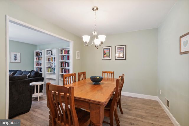 $270,000 | 18 Bordenshire Drive, Bordentown, NJ 08505