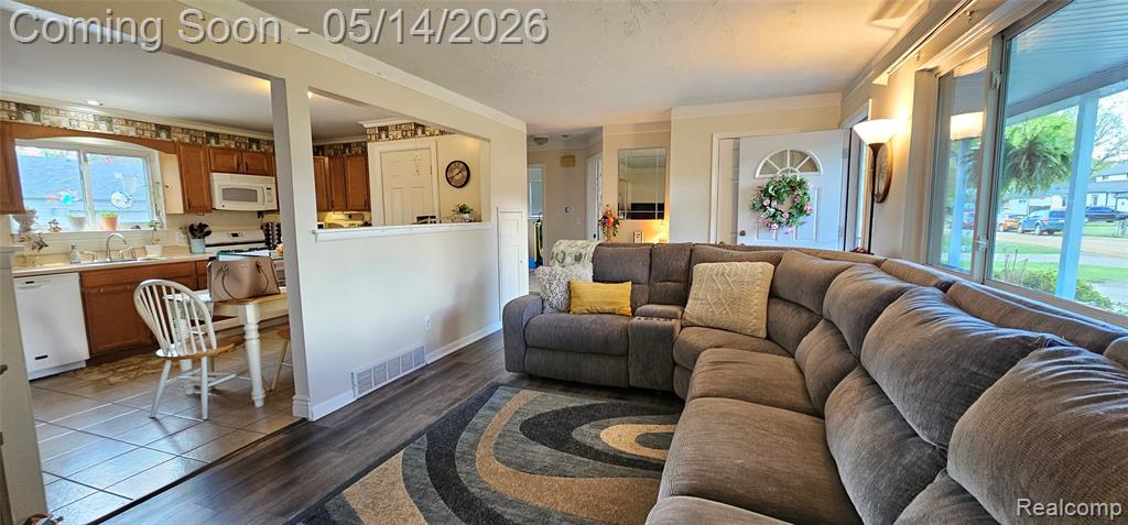 21240 Isabelle Street Romulus, MI 48174 - Photo 7 of 35