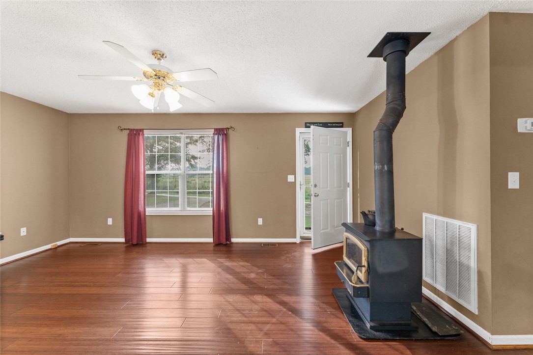 303 Martin Road Starr, SC 29684 - Photo 7 of 27