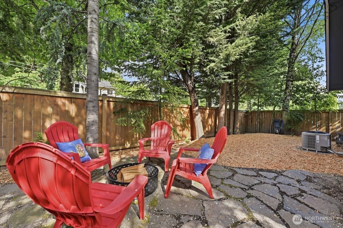 2804 East Howell Street Seattle, WA 98122 - Photo 21 of 25