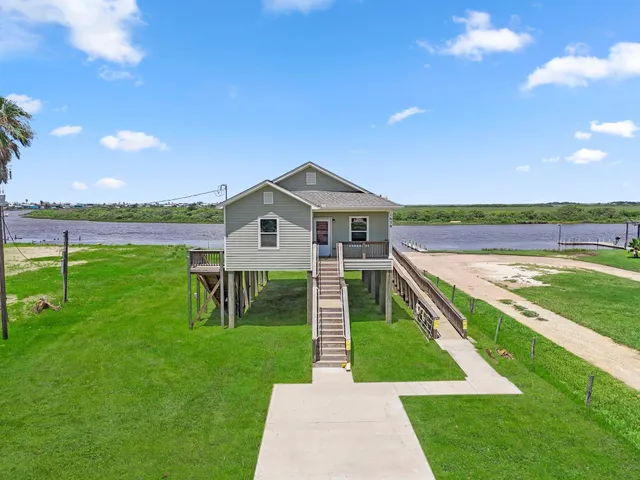 $324,000 | 1656 County Road 616, Sargent, TX 77414