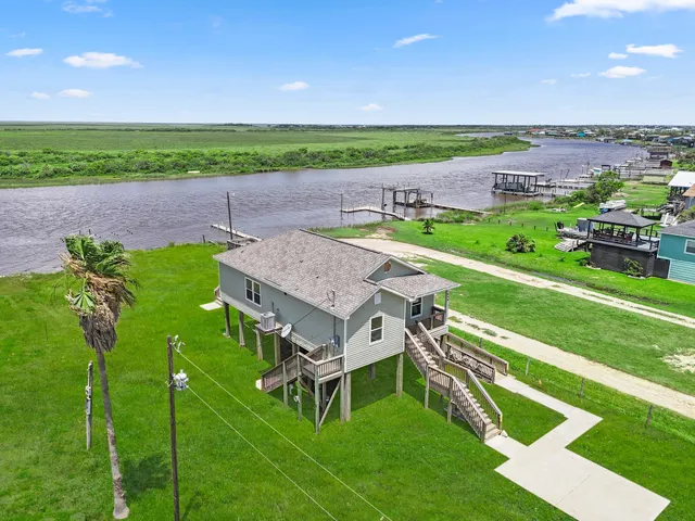 $324,000 | 1656 County Road 616, Sargent, TX 77414