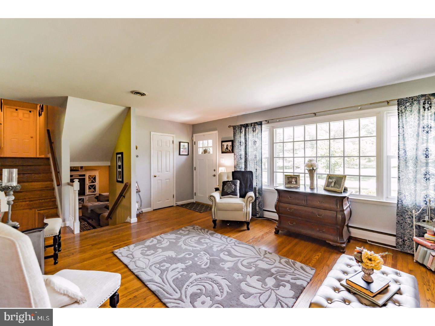 906 Oakbourne Road West Chester, PA 19382 - Photo 2 of 25 Living Room