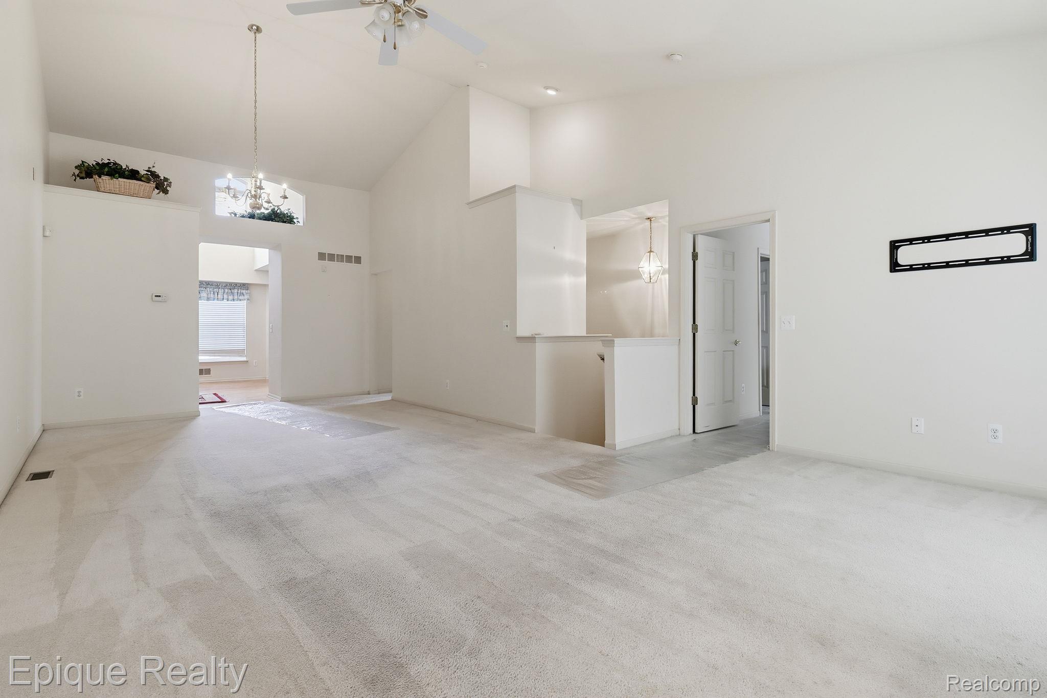 321 Cherry Grove Road Canton, MI 48188 - Photo 6 of 22 Dining room & Living room