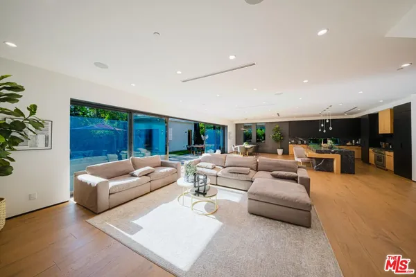 $24,950 | 5141 Varna Avenue, Sherman Oaks, CA 91423