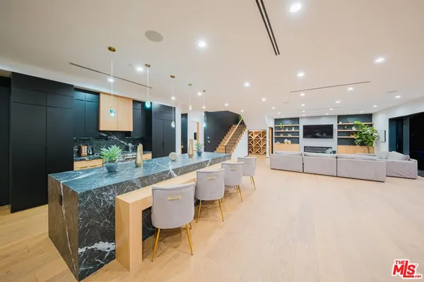 $24,950 | 5141 Varna Avenue, Sherman Oaks, CA 91423