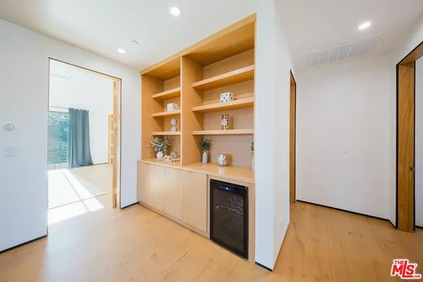 $24,950 | 5141 Varna Avenue, Sherman Oaks, CA 91423