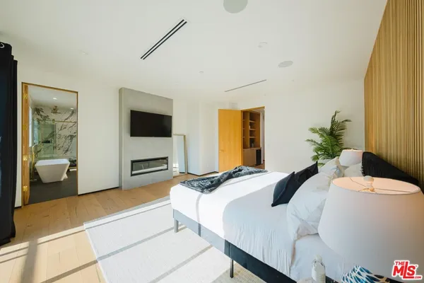 $24,950 | 5141 Varna Avenue, Sherman Oaks, CA 91423