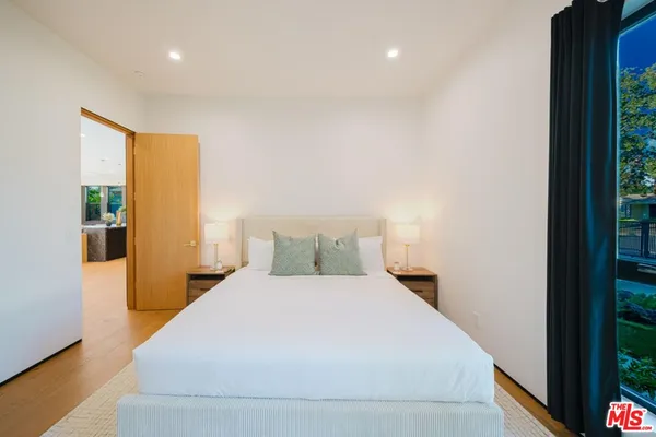 $24,950 | 5141 Varna Avenue, Sherman Oaks, CA 91423