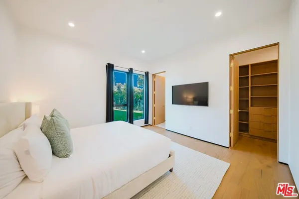 $24,950 | 5141 Varna Avenue, Sherman Oaks, CA 91423