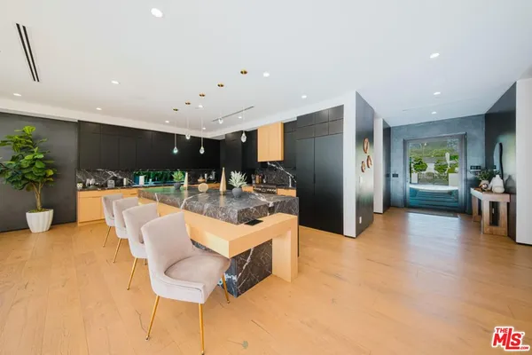 $24,950 | 5141 Varna Avenue, Sherman Oaks, CA 91423