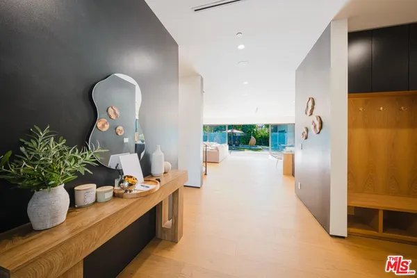 $24,950 | 5141 Varna Avenue, Sherman Oaks, CA 91423