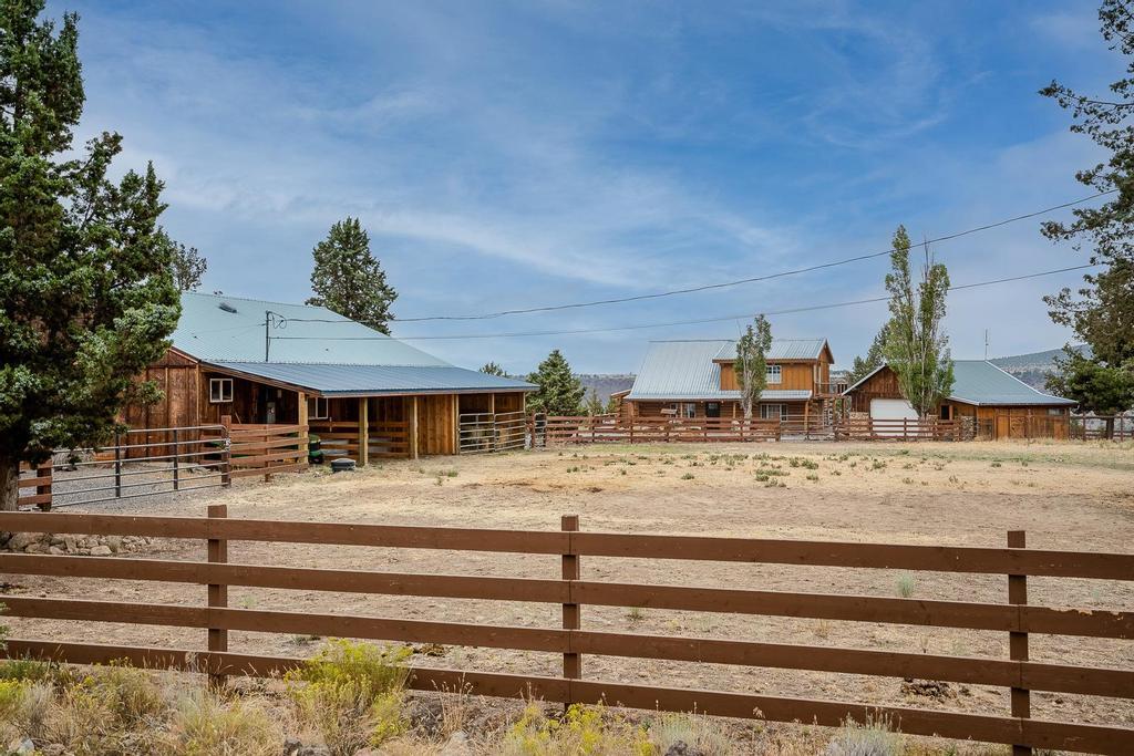 14657 Southwest Maverick Road Terrebonne, OR 97760 - Photo 28 of 38 _DSC8309-HDR-Edit