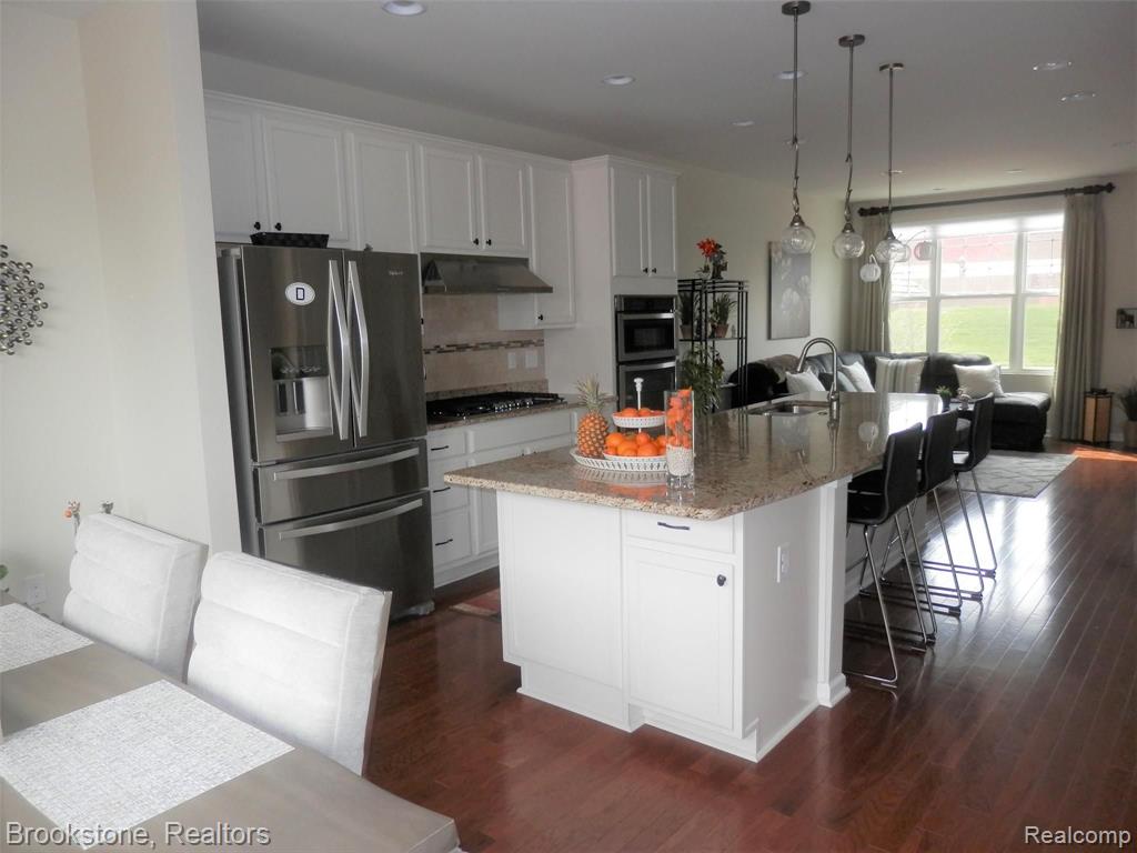 859 Barclay Circle Rochester Hills, MI 48307 - Photo 13 of 36