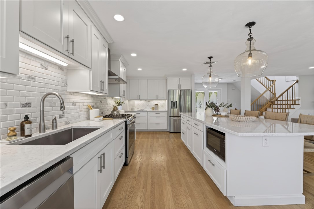 150 Cedar Island Road Narragansett, RI 02882 - Photo 13 of 50