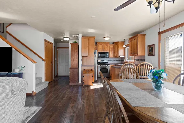 $250,000 | 2198 South Broadway Street, De Pere, WI 54115