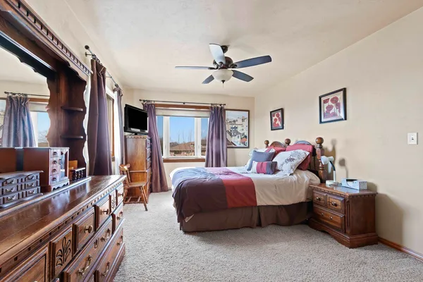 $250,000 | 2198 South Broadway Street, De Pere, WI 54115