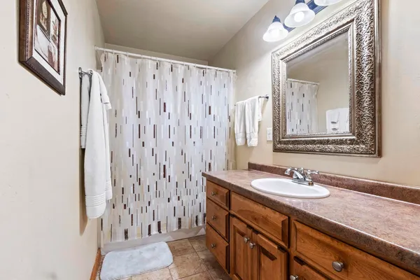 $250,000 | 2198 South Broadway Street, De Pere, WI 54115