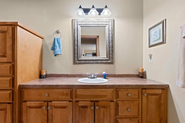 $250,000 | 2198 South Broadway Street, De Pere, WI 54115