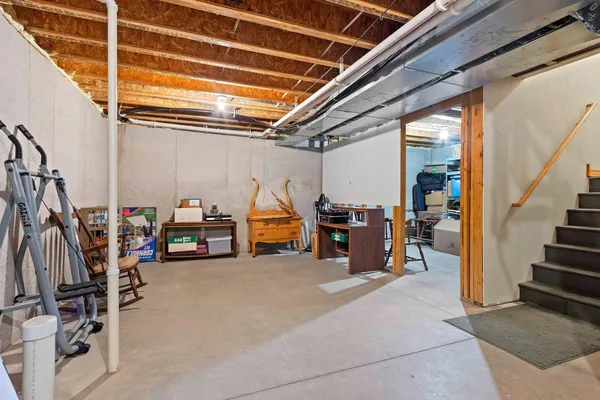 $250,000 | 2198 South Broadway Street, De Pere, WI 54115