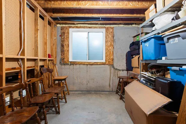 $250,000 | 2198 South Broadway Street, De Pere, WI 54115