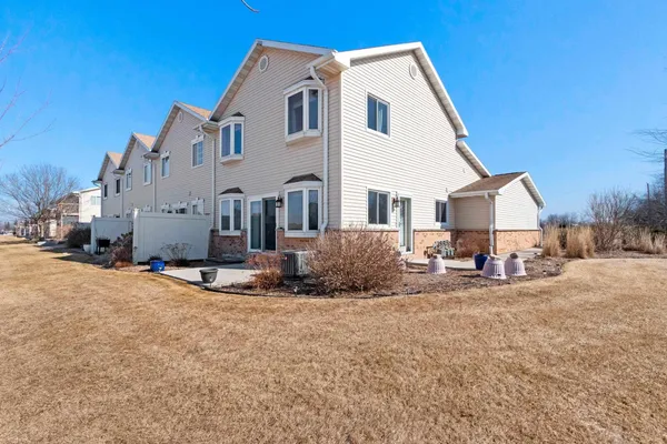 $250,000 | 2198 South Broadway Street, De Pere, WI 54115