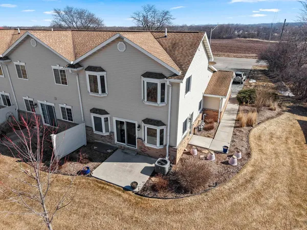 $250,000 | 2198 South Broadway Street, De Pere, WI 54115