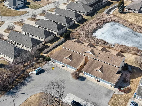 $250,000 | 2198 South Broadway Street, De Pere, WI 54115