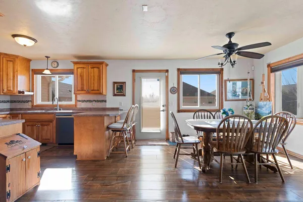 $250,000 | 2198 South Broadway Street, De Pere, WI 54115