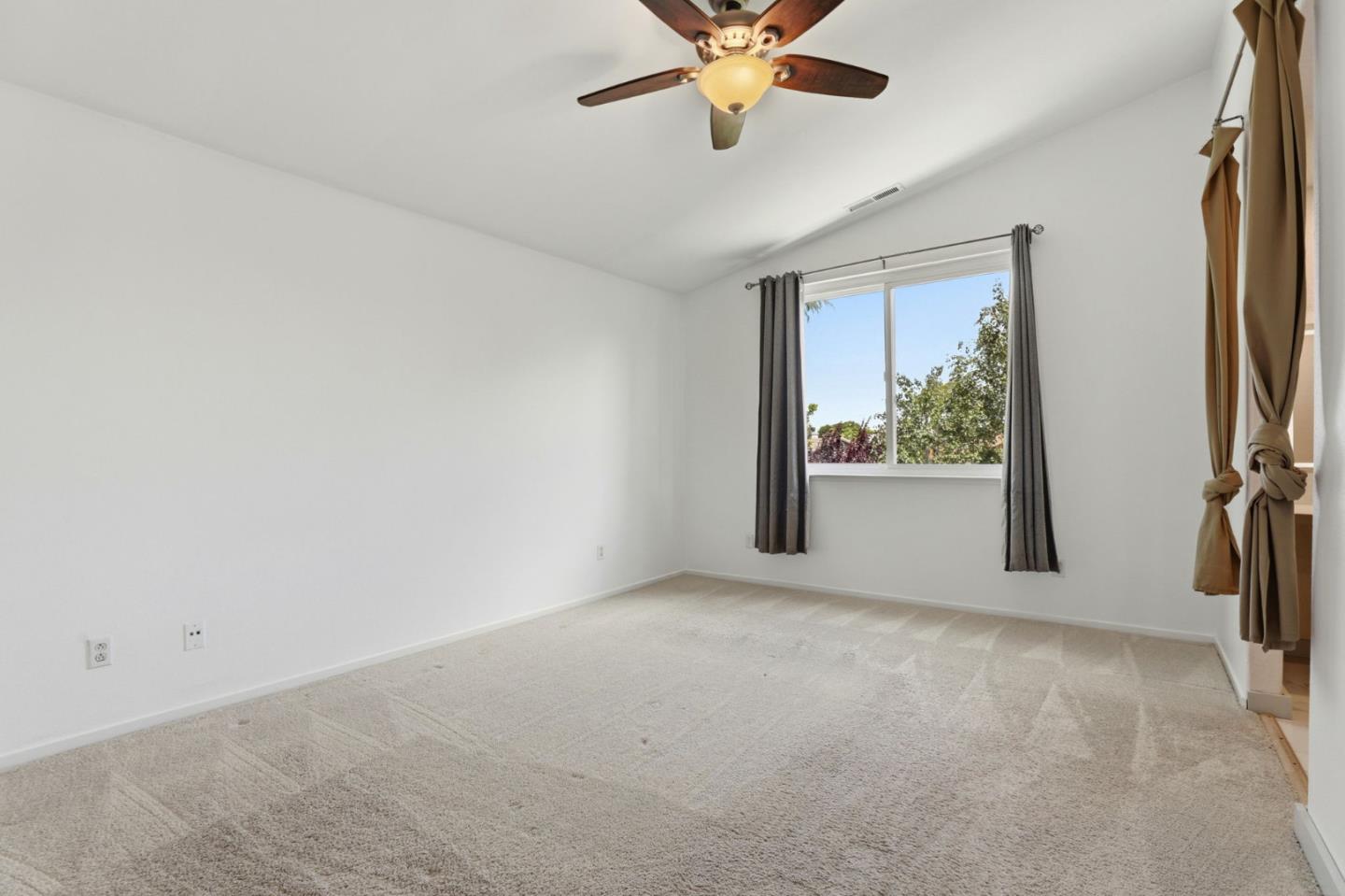 2661 Valley View Road Hollister, CA 95023 - Photo 23 of 43 Gallery Image 23