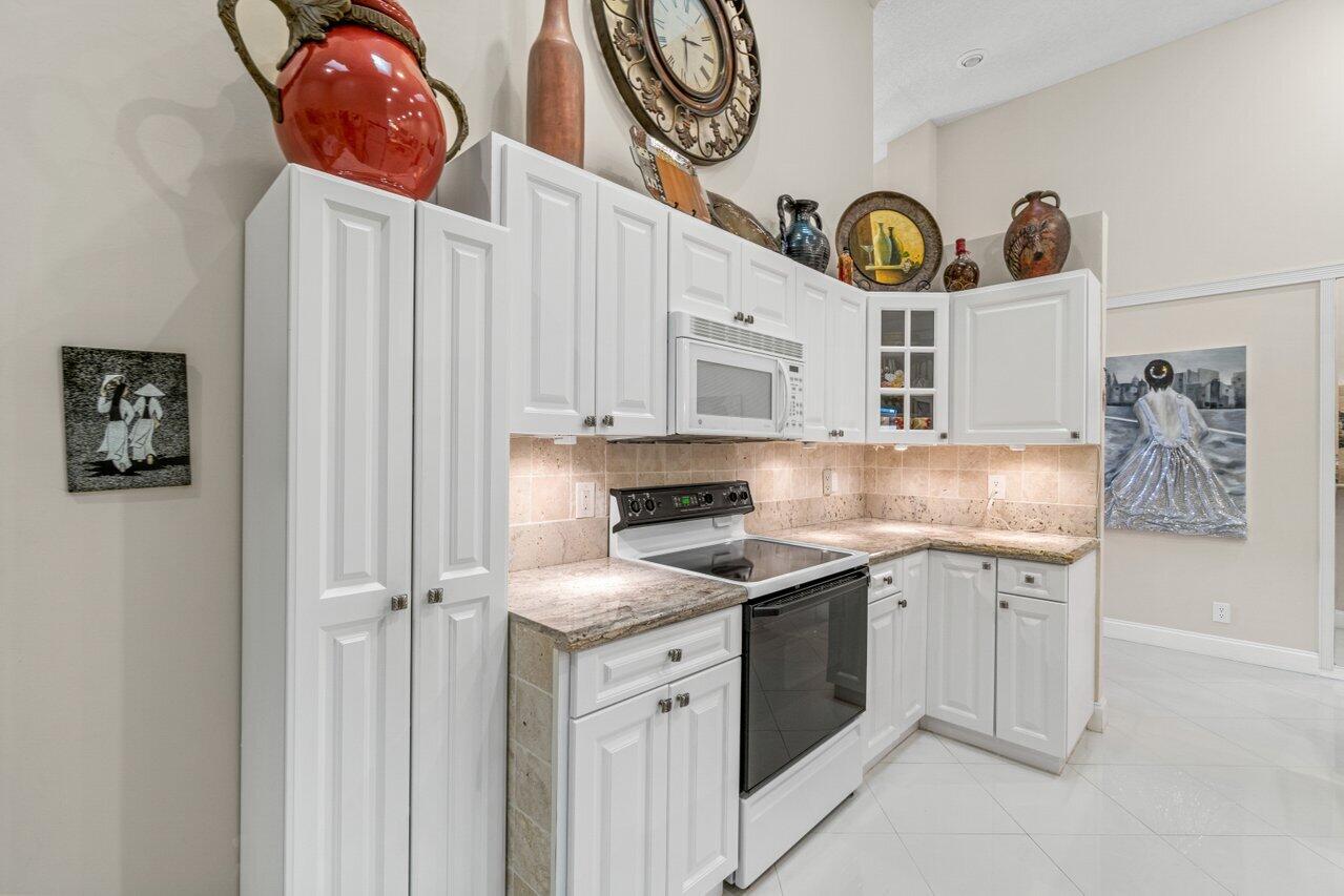 10941 Lakemore Lane, Unit B Boca Raton, FL 33498 - Photo 9 of 41 Kitchen