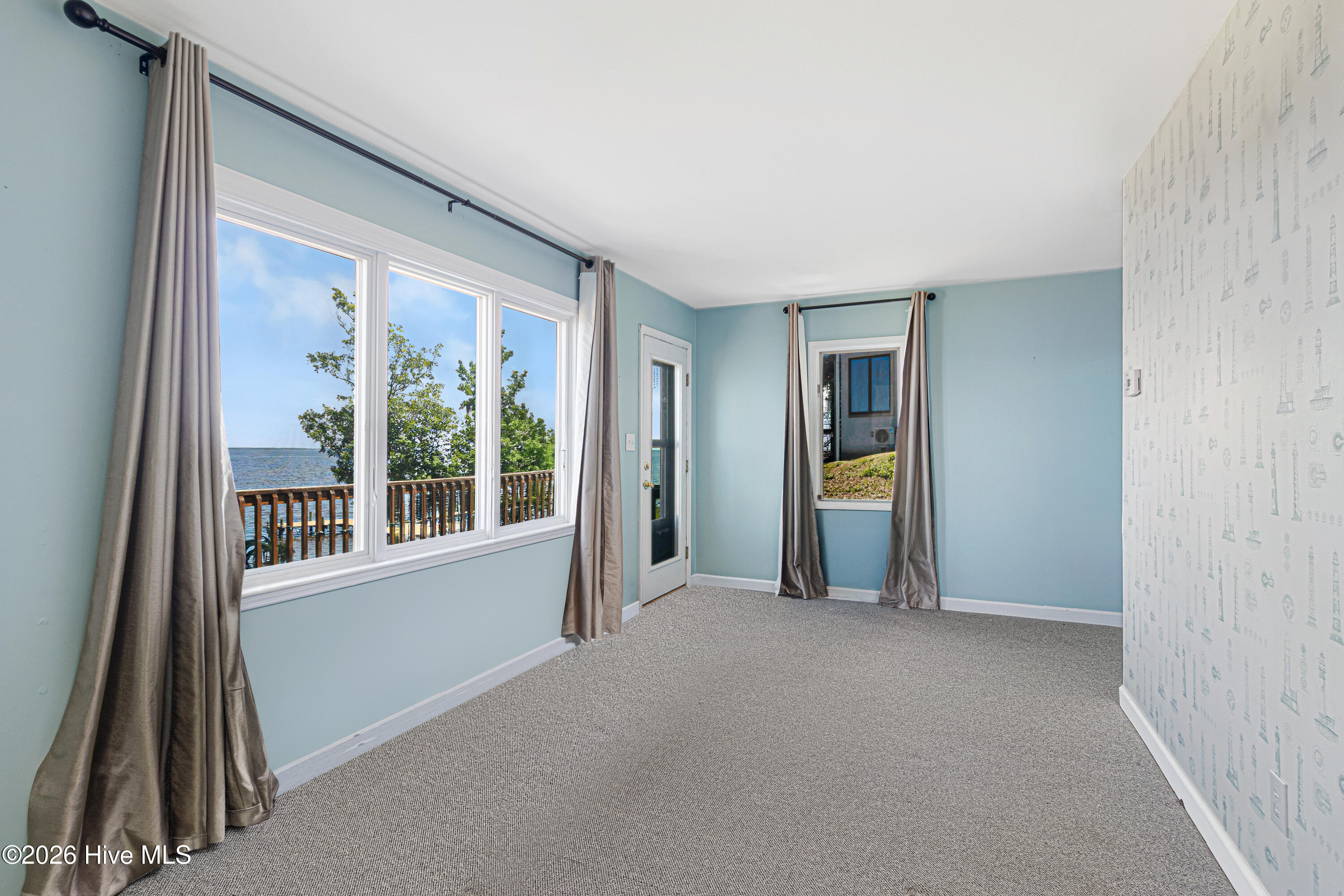 4100 North Rivershore Drive New Bern, NC 28560 - Photo 52 of 87 Guest House Living Room