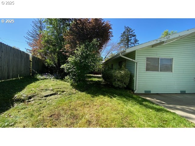 333 West Park Street Grants Pass, OR 97527 - Photo 27 of 47