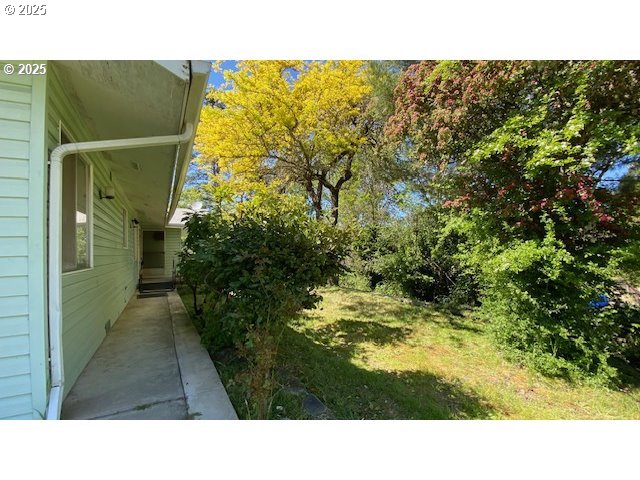 333 West Park Street Grants Pass, OR 97527 - Photo 29 of 47