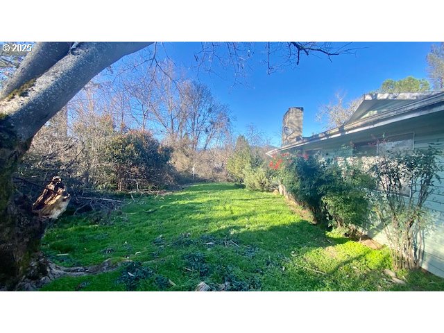 333 West Park Street Grants Pass, OR 97527 - Photo 37 of 47