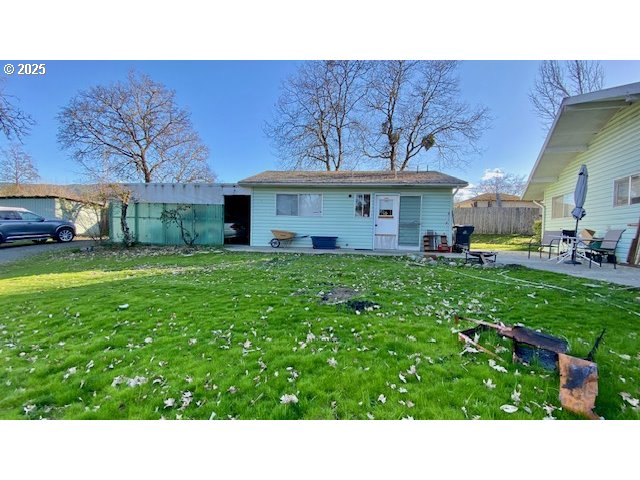 333 West Park Street Grants Pass, OR 97527 - Photo 41 of 47